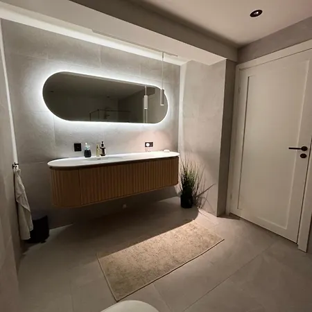 Nyaraló House With Parking And View Harstad