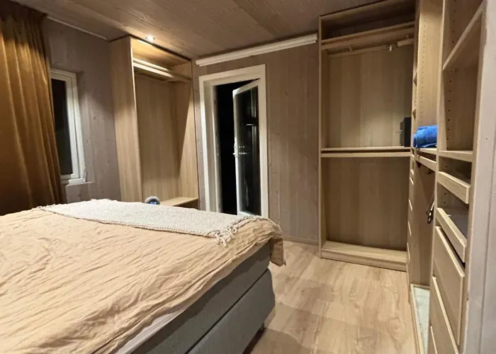 House With Parking And View Ferienhaus Harstad